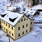 Stara Skola Marianska *