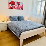 Stara Skola Marianska * 알브레흐티체 프 이제르스키흐 호라흐