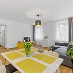 Stará škola Mariánská * Albrechtice v Jizerskych horach
