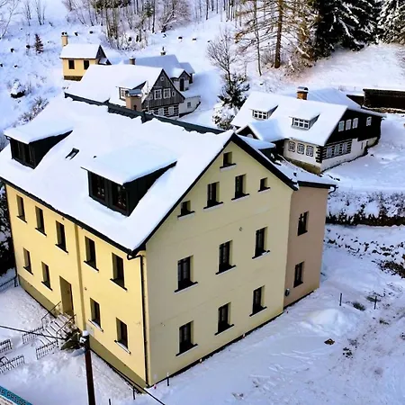 Stara Skola Marianska *