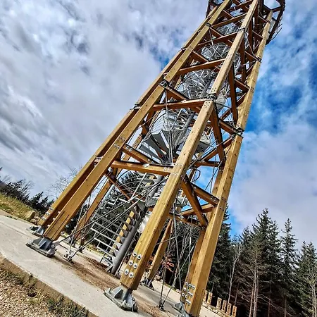 Stará škola Mariánská Albrechtice v Jizerskych horach