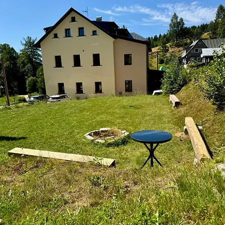 Stara Skola Marianska Apartment *