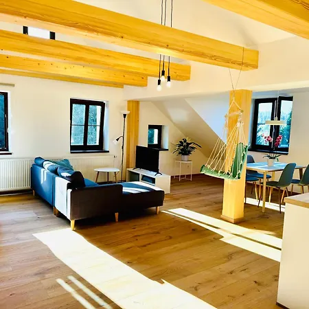 Stara Skola Marianska Apartment *