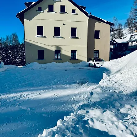 Stara Skola Marianska * Albrechtice v Jizerskych horach